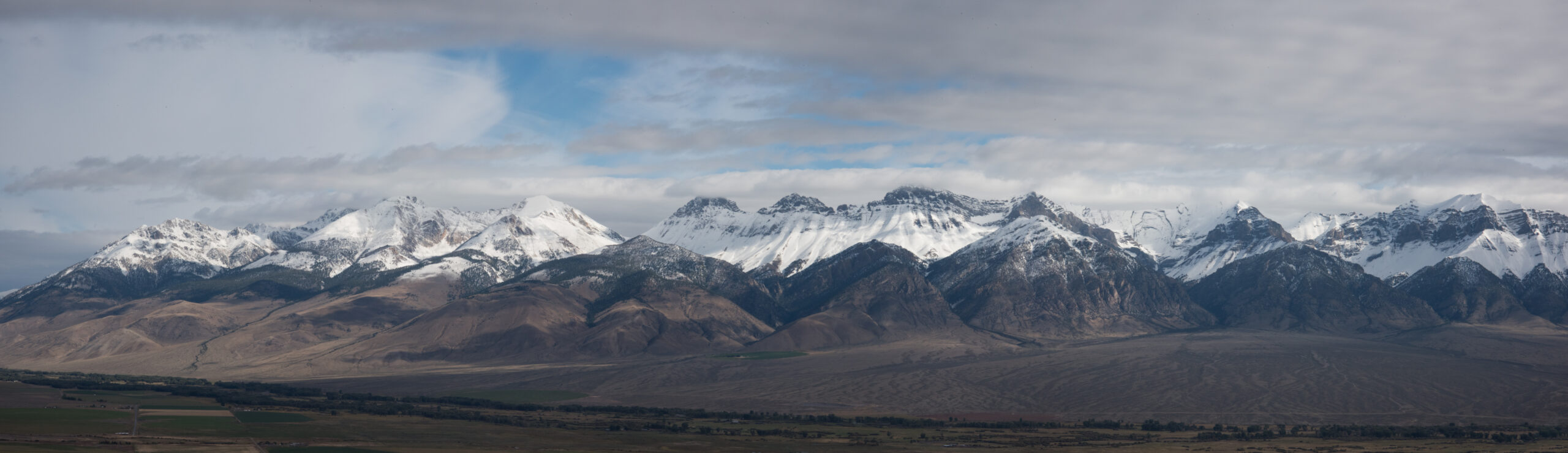 Borah Peak rising above the Lost River Range, the highest mountain in Idaho, under a clear alpine sky