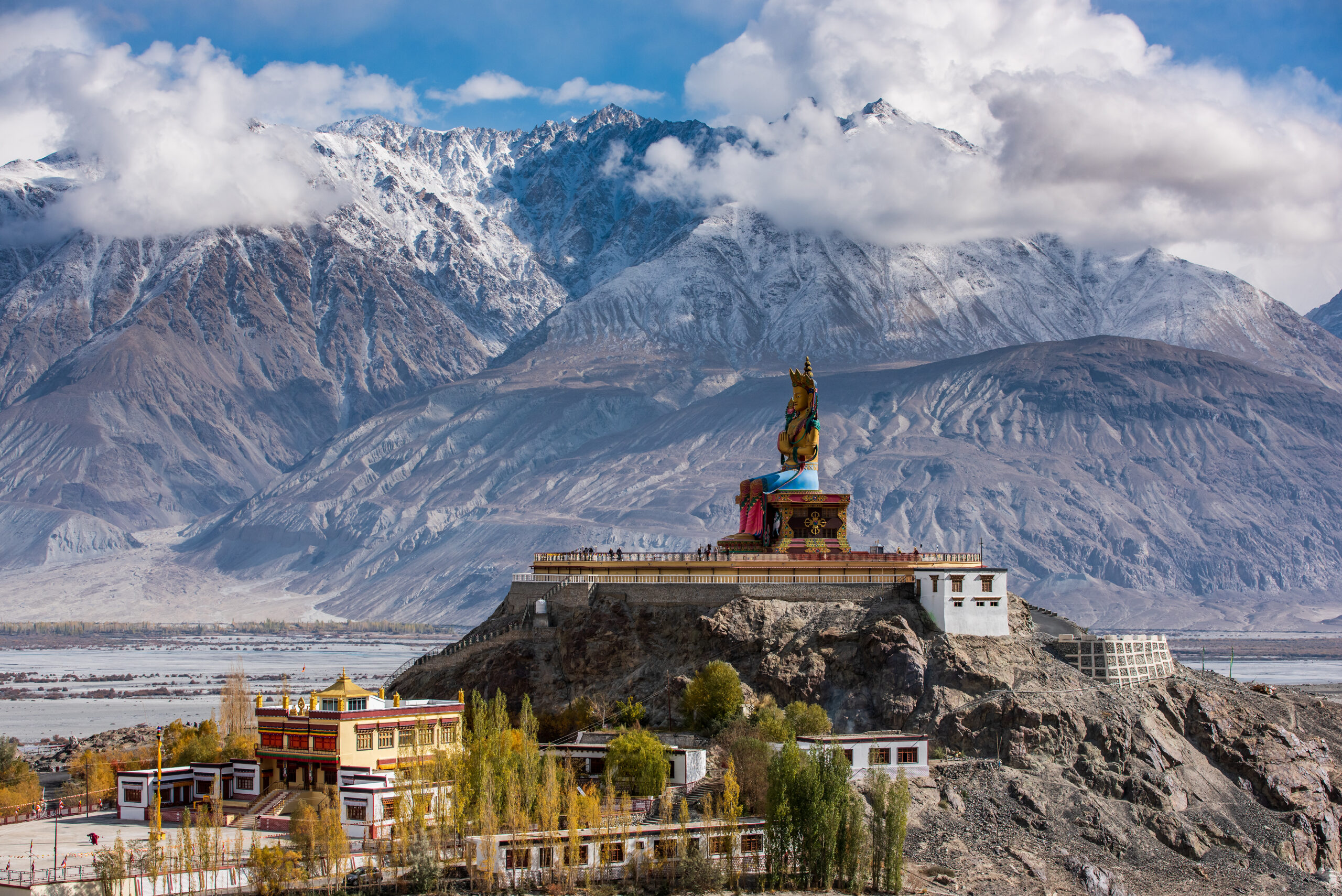 High peaks of the Indian Himalaya and Ladakh