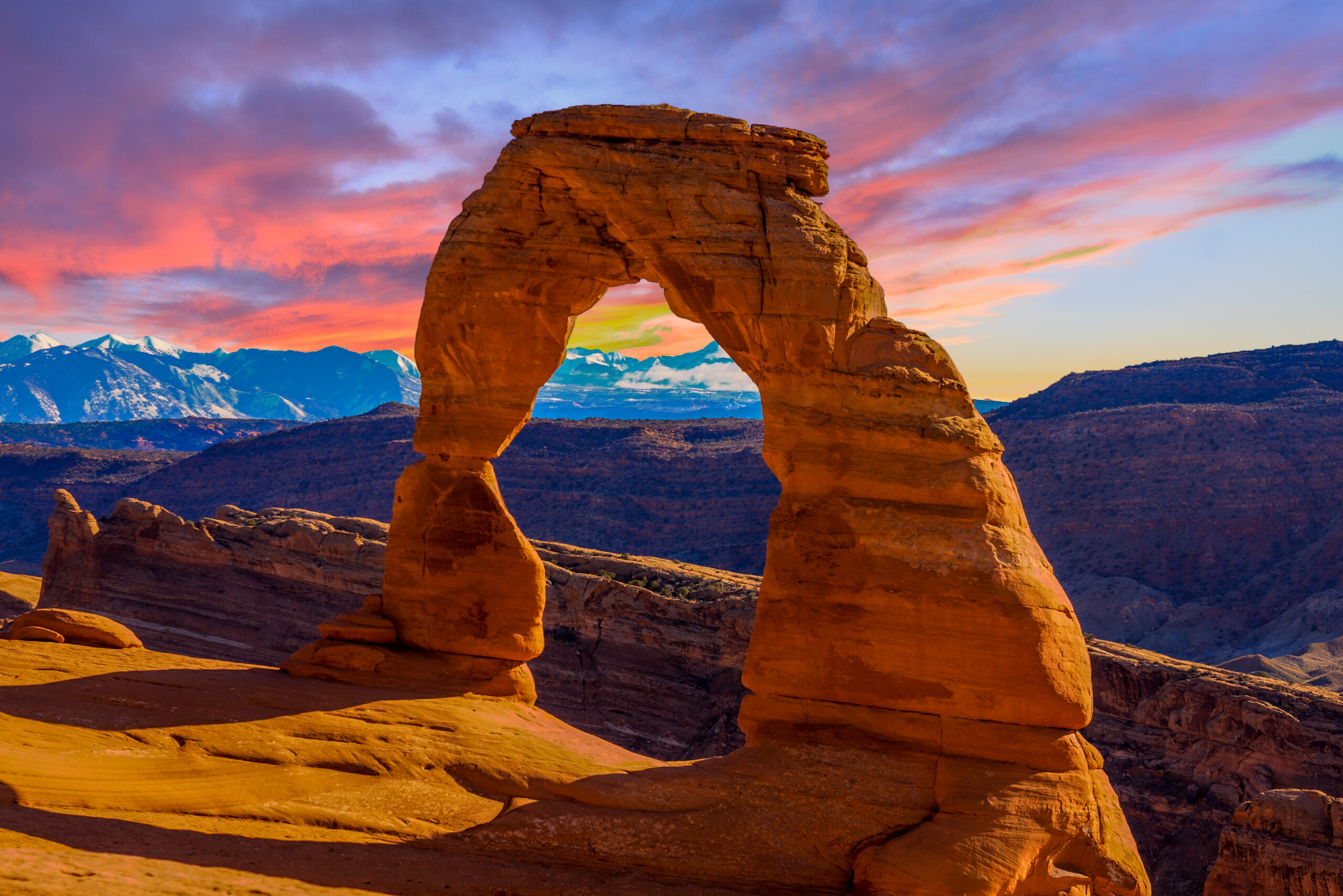 Sandstone arch and desert scenery near Delicate Arch in Arches National Park